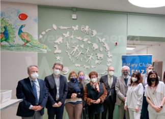 Il Rotary dona un’opera di Mirta Morigi alla Pediatria di Faenza
