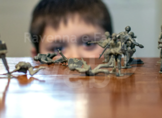 Centro Manzi: “Bambini e bambine davanti alle immagini di guerra: quale ascolto e quali parole?”