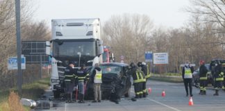 Incidente mortale sull’Adriatica: scontro frontale fra un’auto e un camion | VIDEO