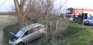 Esce di strada lungo la provinciale 302: paura per un’automobilista