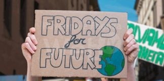 Gli studenti tornano a protestare per il clima