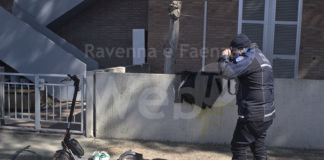 Cade violentemente a terra col monopattino: ragazzo trasportato al Bufalini in gravi condizioni