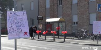 Sciopero 8 marzo: Cobas in presidio davanti all’ospedale di Ravenna per la sanità e la scuola | VIDEO