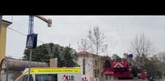 Ultima Ora: Grande incendio in via Trieste nel cantiere edile Darsena 4.0 | VIDEO