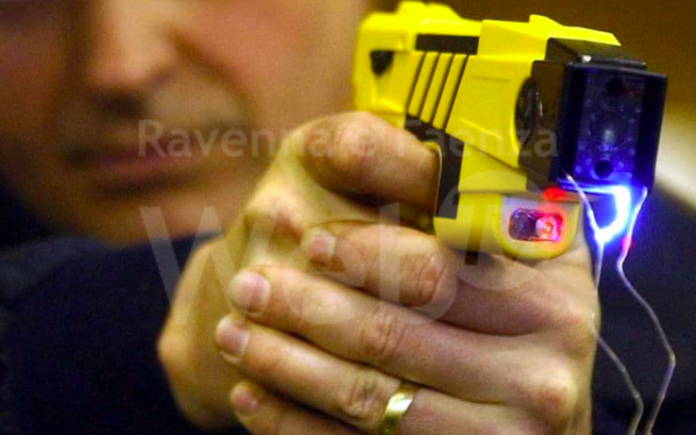 taser carabinieri