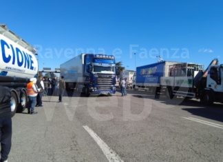 Rincari dei costi, allarme autotrasportatori: “Colpo durissimo per le imprese”