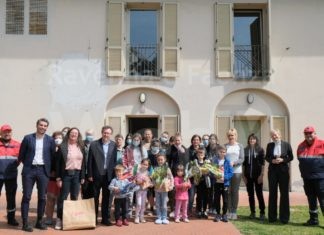 Uova e giocattoli per i bambini ucraini