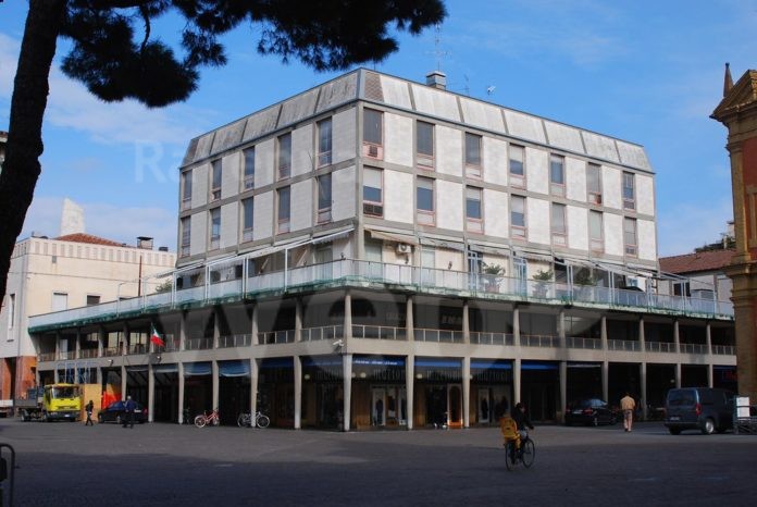 6066416594_b7cd39e728_b