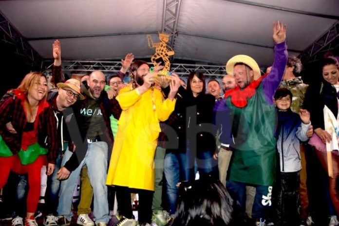 Gruppo Amici della Scuola vincitori con Sindaco (FILEminimizer)