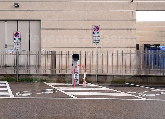 La colonnina in via Pero a Fusignano (1)