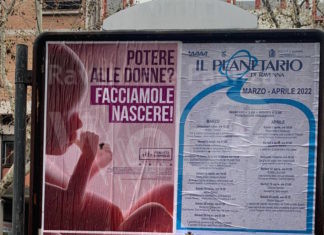 Le associazioni femministe “Il comune rimuova i manifesti delle associazioni antiabortiste”