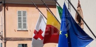 Unione: dai municipi sventola la bandiera della Croce rossa per celebrare a Giornata mondiale dell’organizzazione