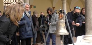 Una campana per ricordare i 700 anni della morte di Dante | VIDEO