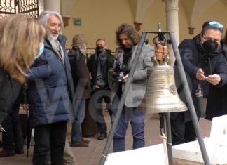 Una campana per ricordare i 700 anni della morte di Dante | VIDEO