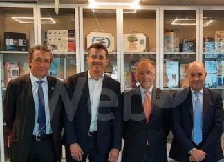 Il sindaco di Massa Lombarda e il direttore generale di Confindustria Romagna in visita allo stabilimento di Smurfit Kappa Italia