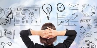 Centinaia di ragazze sfatano il mito di una tecnologia poco attraente per le donne, partecipando ai laboratori “Ragazze digitali ER”