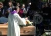 L’omaggio di Faenza a Damiano Cavina: in tantissimi al funerale a Rivalta | VIDEO