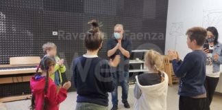 Centinaia di famiglie a Ravenna pronte ad accogliere gli ucraini arrivati in Italia | VIDEO