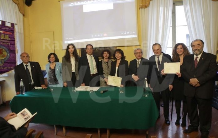 12–04-2022-ravenna circolo ravennate e dei forestieri , lions club100 milano marittima , so.san , università , borse di studio in memoria dell’avvocato antonio madonna