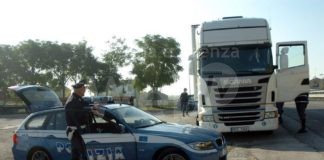 La Polizia Stradale arresta tre dipendenti di un’azienda cittadina per furto aggravato ai danni del proprio datore di lavoro