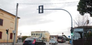 Semaforo precipita sulla San Vitale