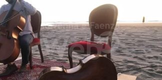 L’AIAS mette a disposizione dei profughi ucraini alcuni ombrelloni a Marina di Ravenna