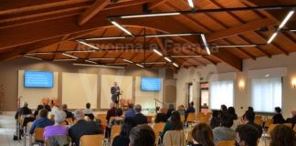 “Finalmente insieme”. Dopo due anni di pandemia i Testimoni di Geova tornano alle riunioni in presenza