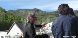 Un’escursione per raccontare l’impatto della cava sui paesaggi del Parco della Vena del Gesso | VIDEO