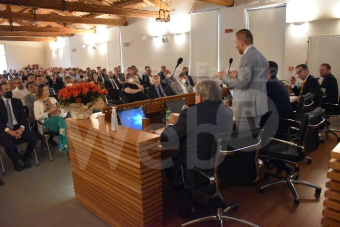 87a3adea-337e-4942-96a9-616957cb49bd