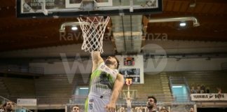 I Raggisolaris vanno a condurre 2-1 contro Ruvo di Puglia