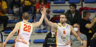 Basket: La serie di semifinale si sposta a Faenza, OraSì domani sera in campo per gara3 contro Cantù