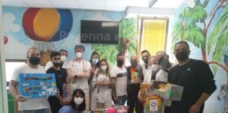 “La Turbinazza CREW”, dona giochi ai bambini ricoverati