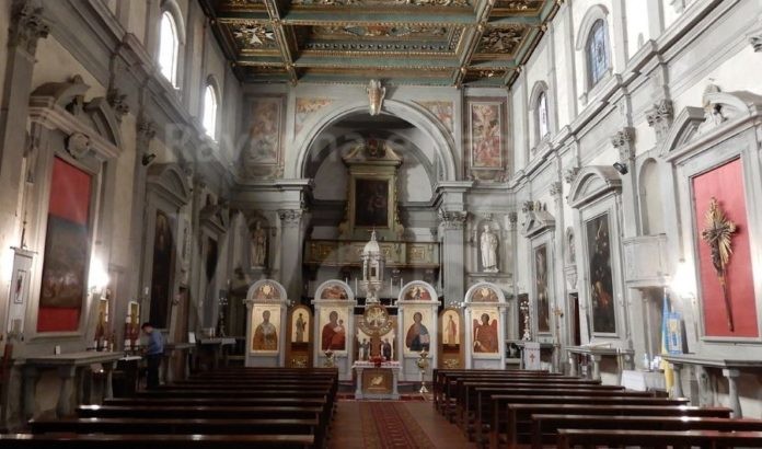 interior-with-carved