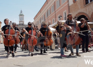 100 Cellos in Piazza del Popolo: flash mob in vista dell’esibizione al Ravenna Festival | VIDEO