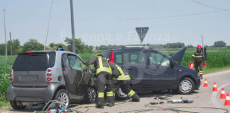 Violento scontro tra due auto a Mezzano. Ferite due donne | FOTO