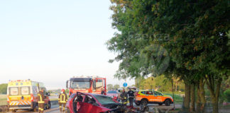 Canale Molinetto: 21enne perde il controllo dell’auto e si schianta contro gli alberi. Grave trasportato al Bufalini