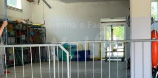 Piscina comunale: distacco di una porzione di intonaco del solaio, l’area è già in sicurezza, l’impianto resta aperto