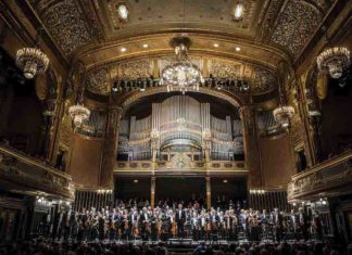 Iván Fisher torna a Ravenna con la sua orchestra