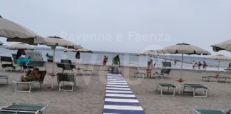 A Punta Marina una passerella per portare i diversamente abili in acqua