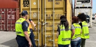 ADM: Fermo amministrativo al porto di Ravenna di 14.400 racchette cattura insetti e 150 barbecue a gas