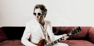 Direttamente da Campovolo, il chitarrista di Ligabue sulla spiaggia di Marina di Ravenna