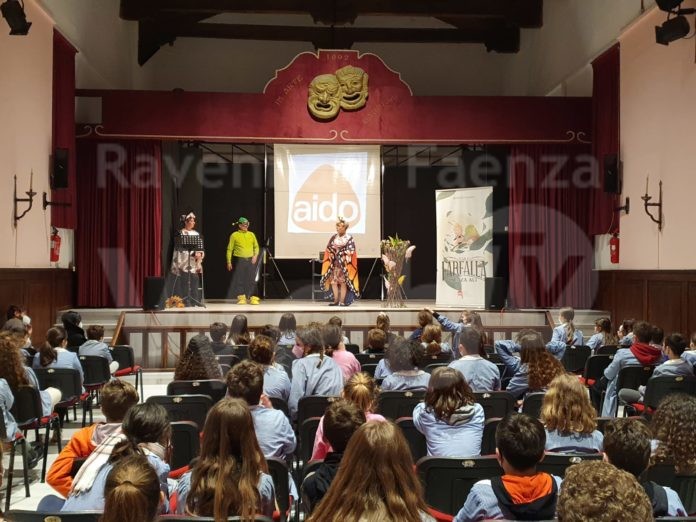 Il pubblico delle scuole di Bagnara