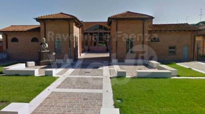 biblioteca-di-russi-213152.660x368