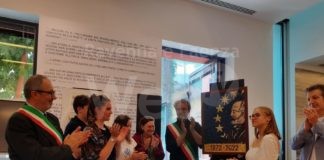 Un ritratto in mosaico di Giuseppe Mazzini del Liceo Artistico di Ravenna donato dalla Fondazione Ravenna Risorgimento alla Domus Mazziniana di Pisa.