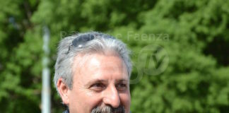 Auser Lugo: al Salone Estense, Carmelo Pecora presenta il libro “Che pacchia ragazzi! Storie dis-umane”