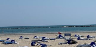 Lido Adriano: Bagno Oasi può riaprire bar e ristorante. Rimangono sotto sequestro ombrelloni, sdrai e lettini