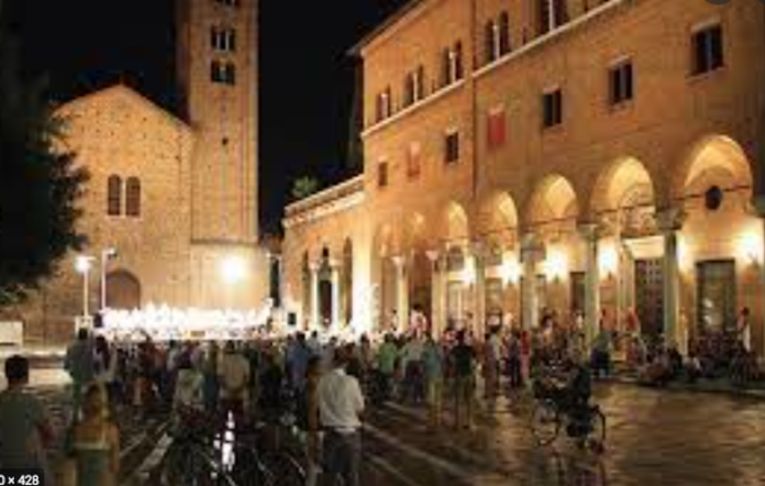 piazza san francesco sera