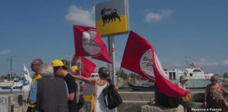 Le immagini della manifestazione contro il rigassificatore