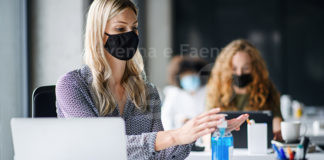 Covid: nuove regole, la mascherina è raccomandata per i lavoratori privati