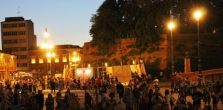 Grande successo per la prima serata di Lugolandia, centro affollato di persone con tanti giochi e spettacoli